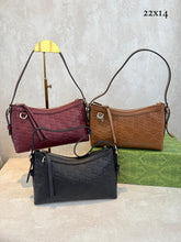 Bolsa Gucci Emblem Small Shoulder bag