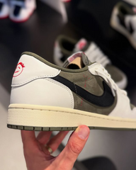 Travis Scott x Air Jordan 1 Low OG SP Medium Olive