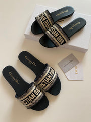 Chinelo Dior