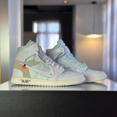 Tênis Off-White x Nike Air Jordan 1 Retro High
